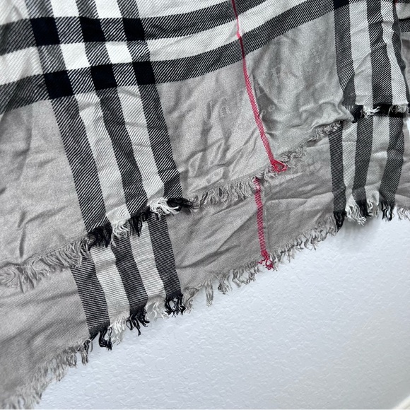 Burberry Scarf Vintage Cashmere Gray Plaid Fringe Large Rectangular Kimono R - Picture 5 of 9